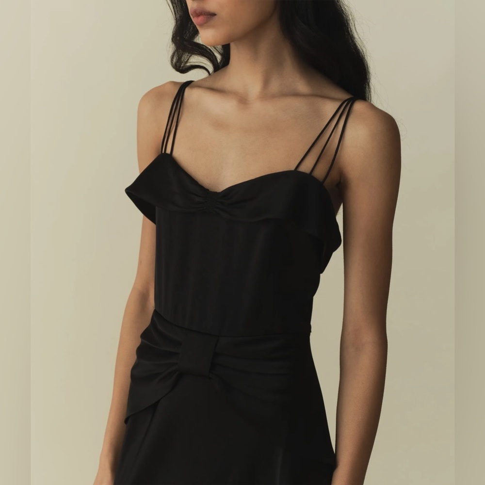Doen Donetta Satin Black Bow Detail Evening Dress